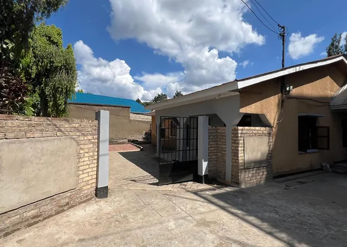 Amani House - Bed And Breakfast